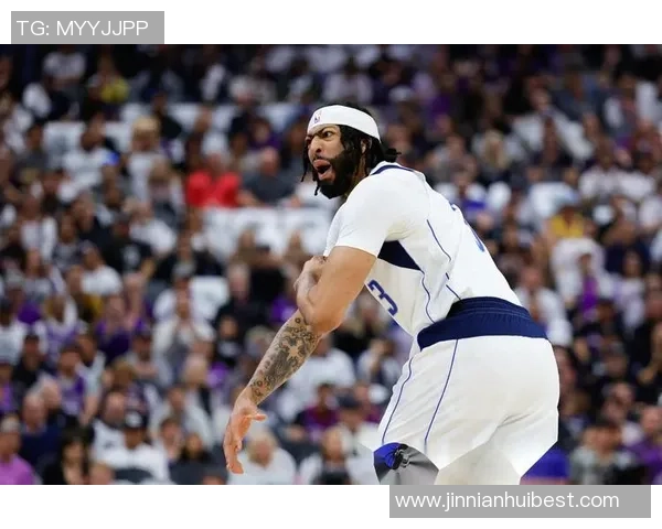 薪资专家模拟交易分析：浓眉加盟活塞独行侠获拖把艾维与霍兰三人组合