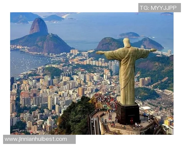 安切洛蒂亲临马拉卡纳球场考察巴西新星球员展现对人才的关注与期待